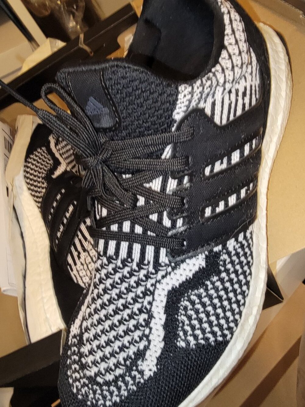 Adidas Ultraboost Like New - Picture 5 of 5